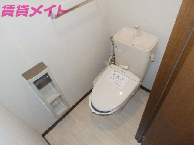 トイレ　同物件別室写真反転