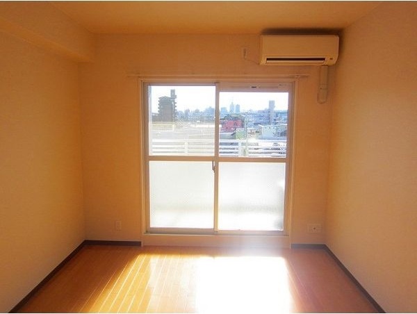 居室・リビング　明るい綺麗なお部屋♪