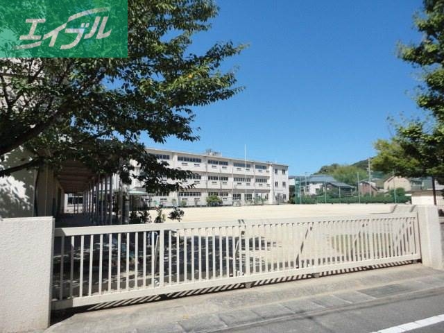 小学校　岡山市立三勲小学校（小学校）まで54m