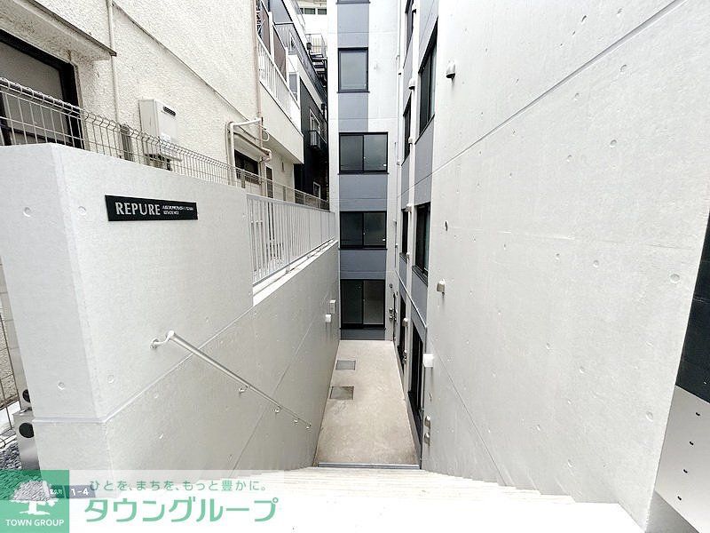 エントランス　お部屋探しは株式会社　タウンハウジング　までお気軽にお問合…