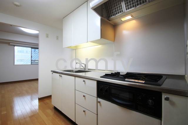 キッチン　ガス３口システムキッチン