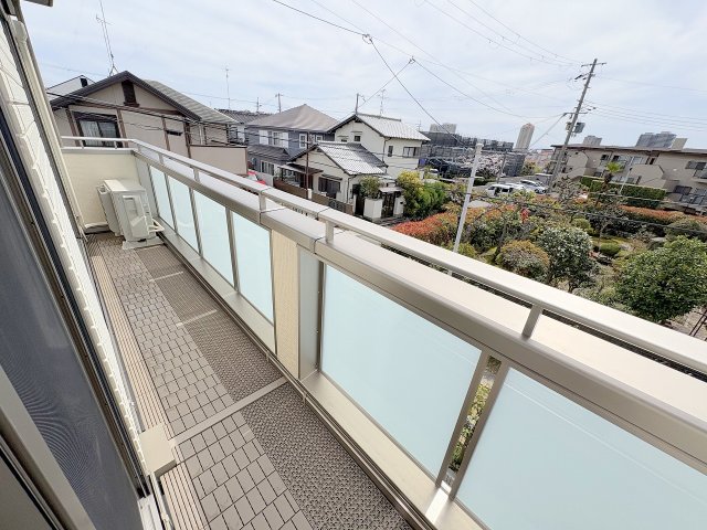 バルコニー　広々としたバルコニーです