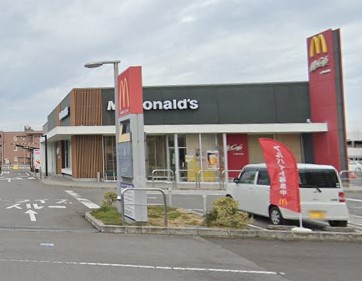 飲食店　マクドナルド 宇多津店（飲食店）まで381m
