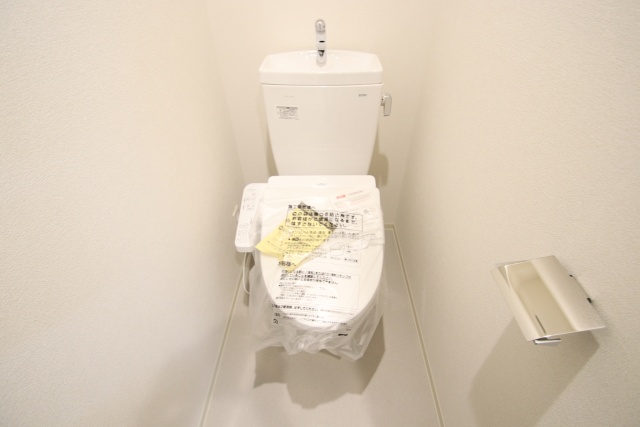 トイレ　※別室の参考写真の為、現況優先です。