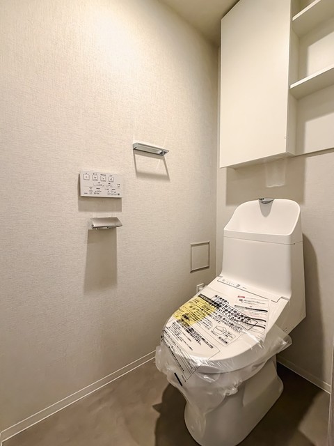 トイレ　※写真は同タイプ住戸です。