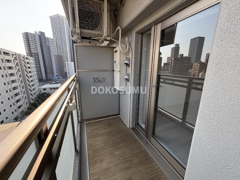 バルコニー　心地よい風と光を感じる、暮らしの楽しみが広がる場所。