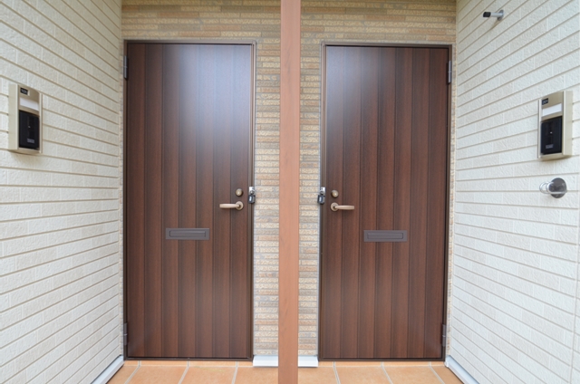 エントランス　玄関前