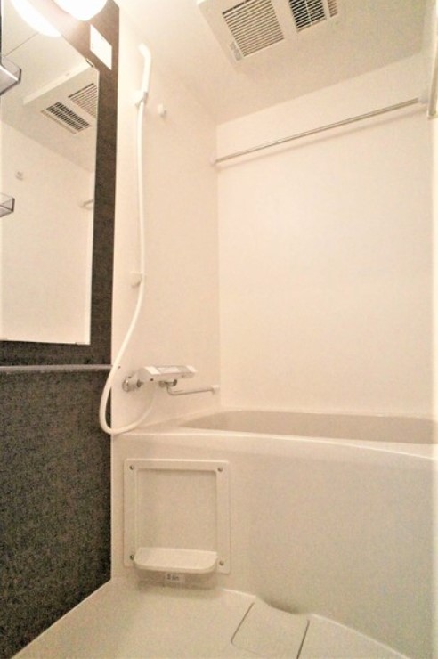 バス・シャワールーム　落ち着いた空間のお風呂です