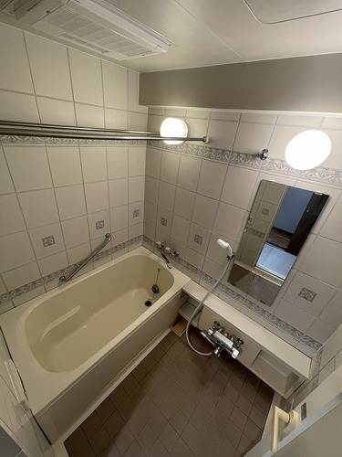 バス・シャワールーム　バス