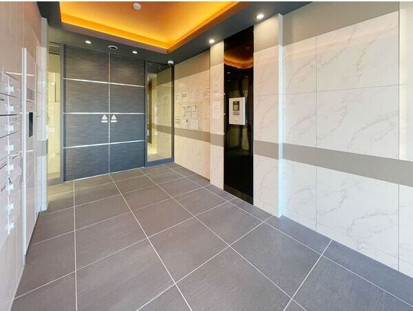 エントランス　名古屋で一番初期費用の安い賃貸専門の不動産会社です(^^)