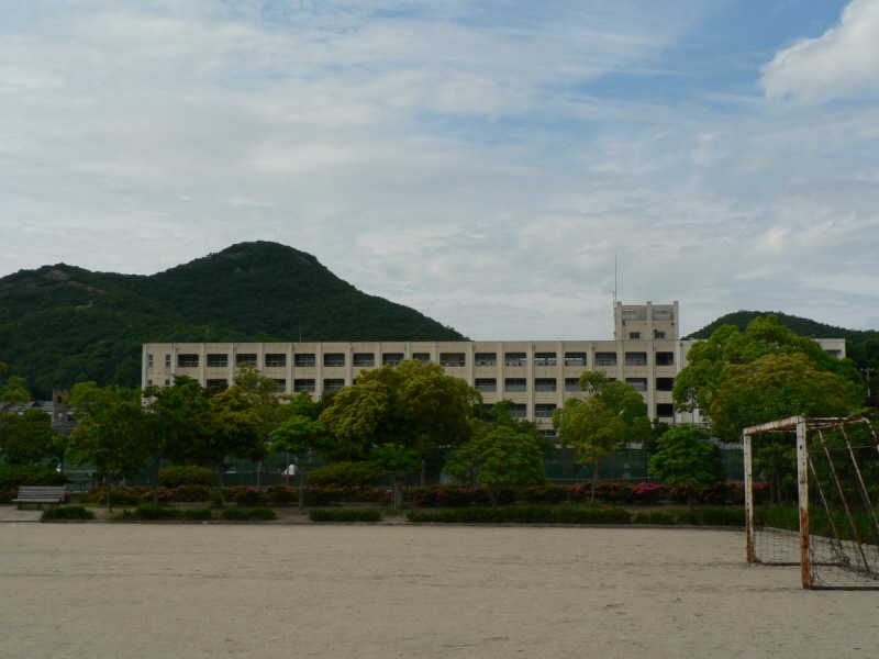 中学校　那波中学校（中学校）まで1456m