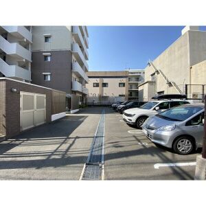 駐車場　シャルマン愛知