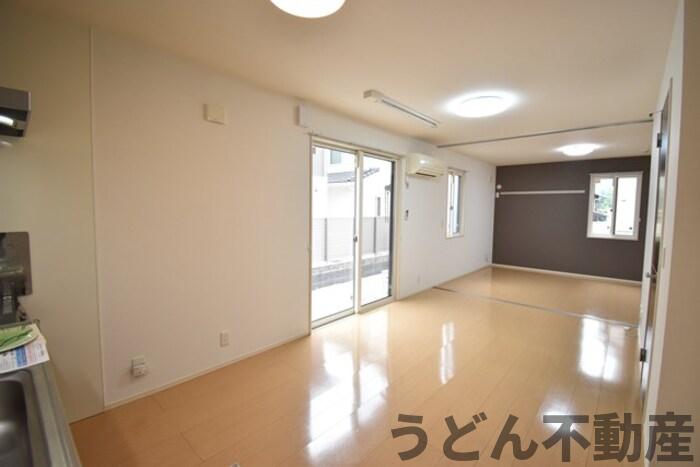居室・リビング　うどん県のお部屋探しはうどん不動産へ うどんちゃんとLINE