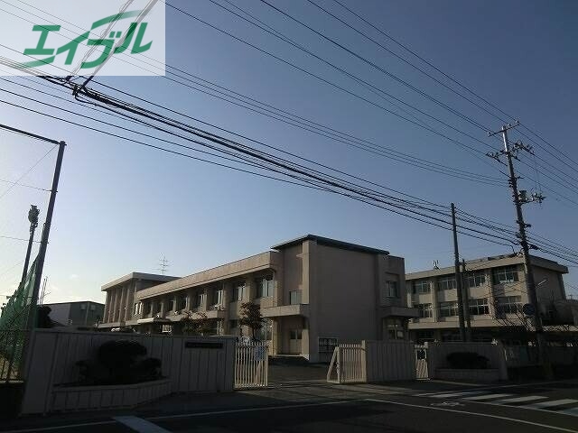 中学校　岡山市立御南中学校（中学校）まで675m