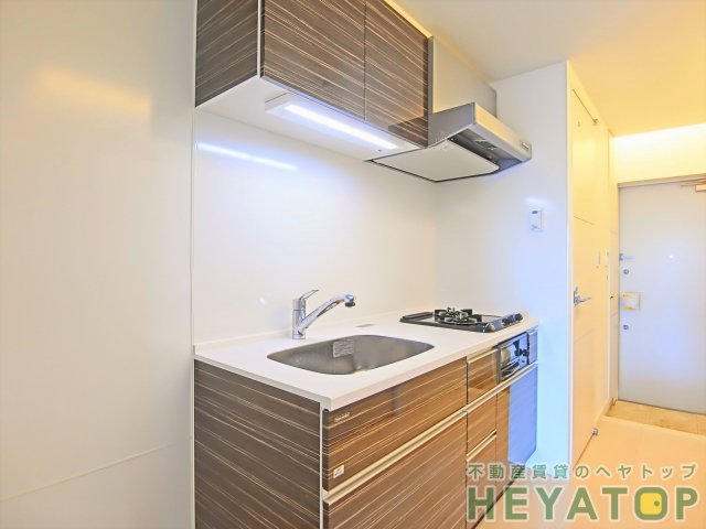 キッチン　システムキッチン完備（同仕様写真）