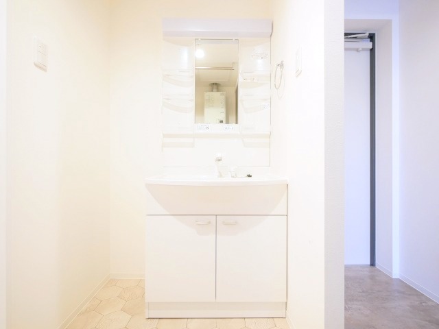 洗面設備　シャンプードレッサー付きです♪