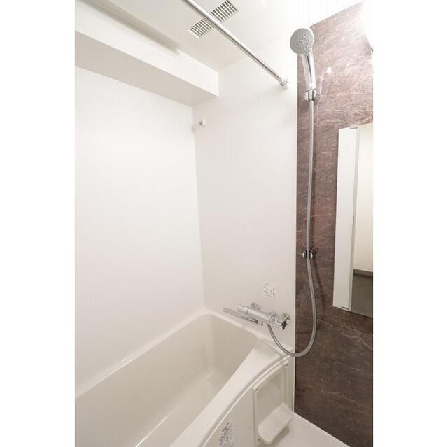 バス・シャワールーム　ゆったり過ごせるお風呂です