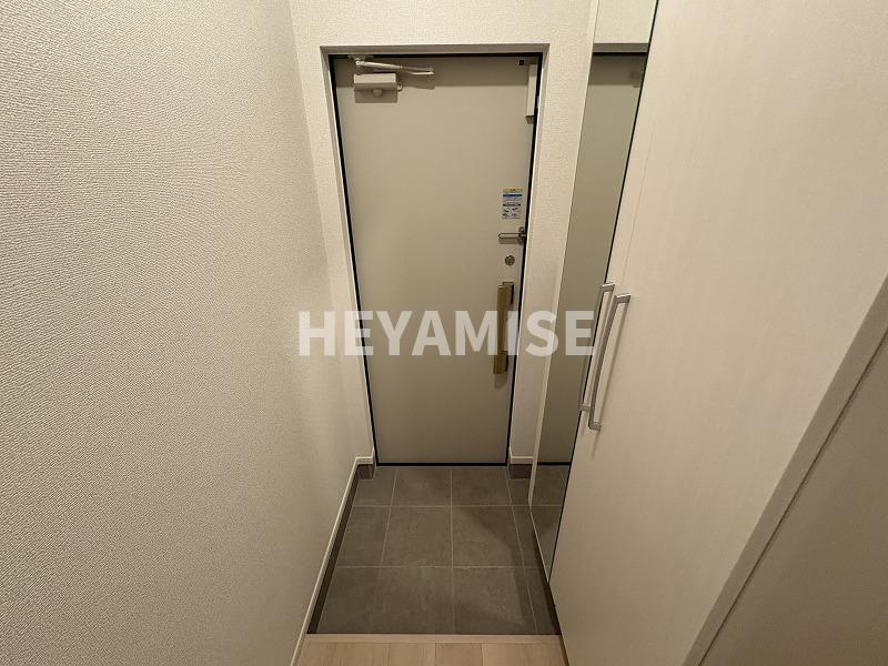 玄関　※同物件別号室の写真です※現況を優先します