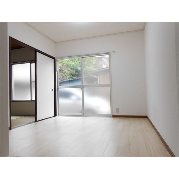 その他部屋・スペース　白基調のリビング