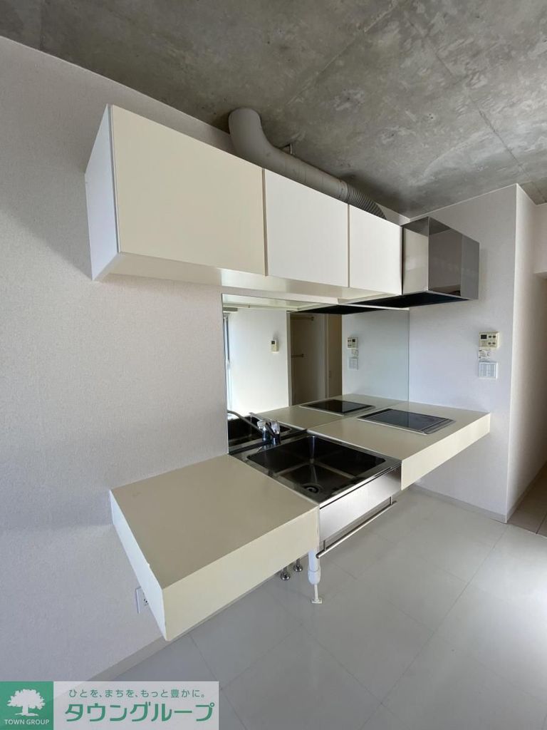 キッチン　玄関