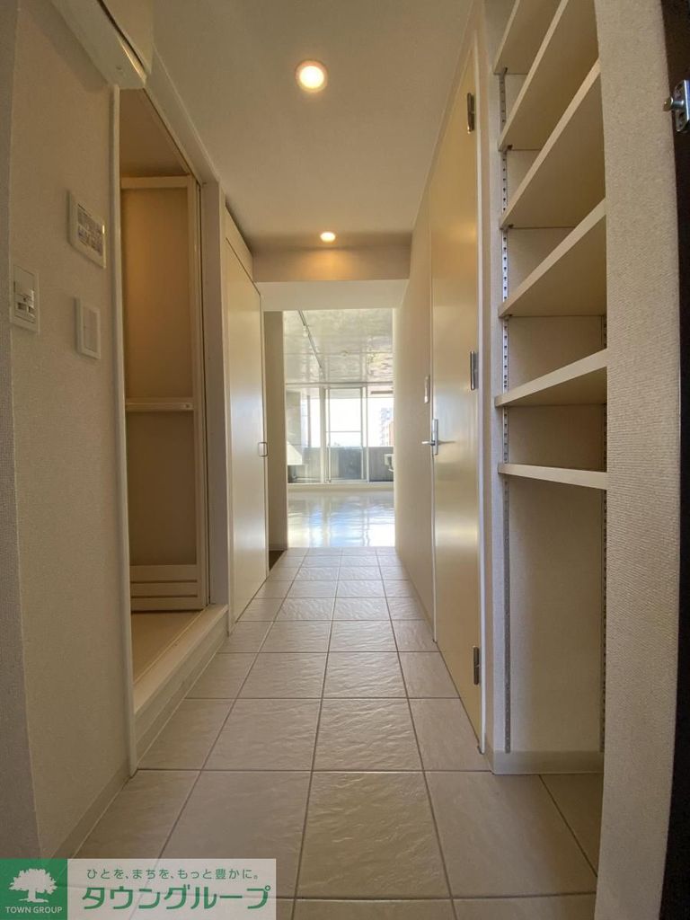 玄関　キッチン