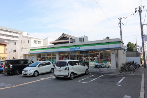 コンビニ　ファミリーマート 高倉町二丁目店（コンビニ）まで1202m