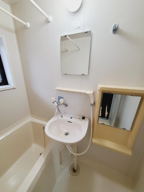 洗面設備　同一物件、、別部屋の写真です。
