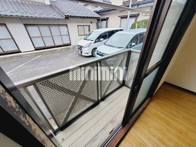 バルコニー　同一物件、、別部屋の写真です。