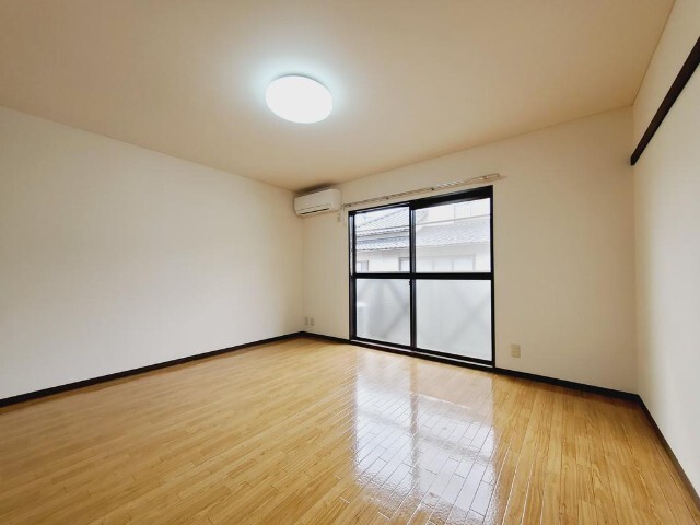 居室・リビング　同一物件、、別部屋の写真です。