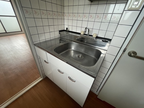 キッチン　※別号室の写真です