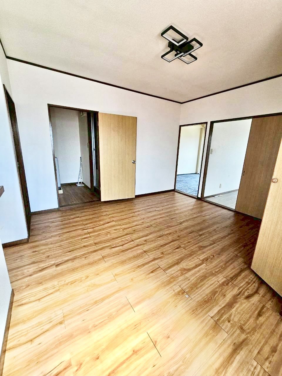 居室・リビング　十分な広さのダイニングキッチン♪