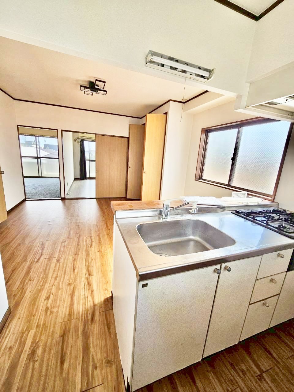 キッチン　キッチンからすべての部屋が見渡せます♪