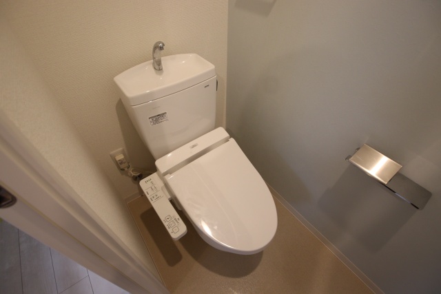 トイレ　※別室の参考写真の為、現況優先です。