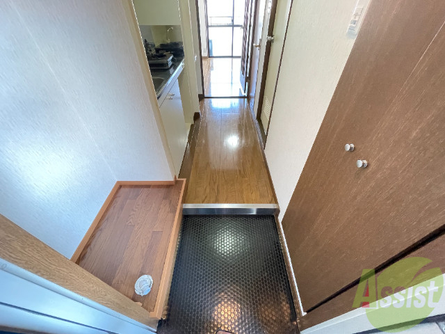 玄関　収納もついた玄関です！