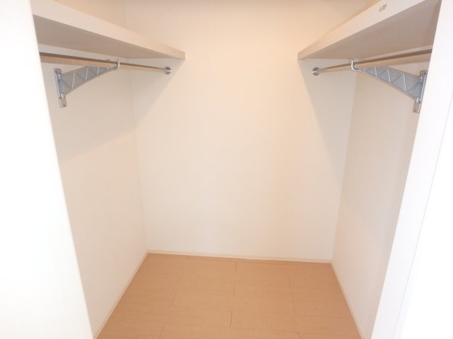 収納　掲載写真は同型モデルを掲載しており実際のお部屋と仕様等が異な