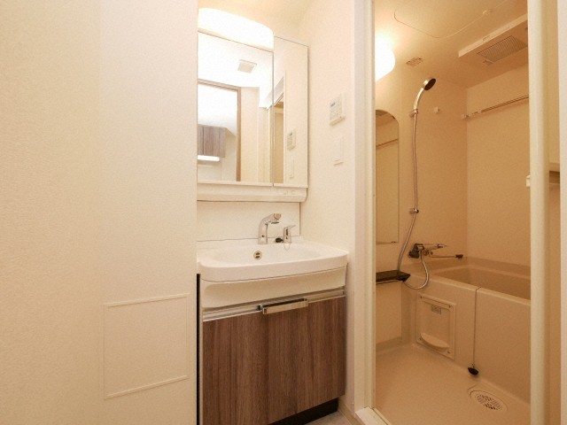 洗面設備　朝の身支度には欠かせない独立洗面化粧台