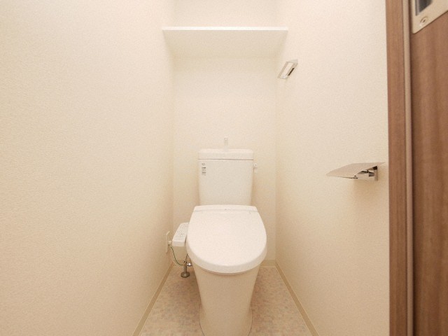 トイレ　落ち着いた空間のトイレです