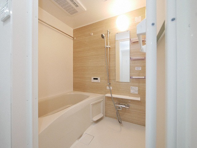 バス・シャワールーム　バス・シャワールーム