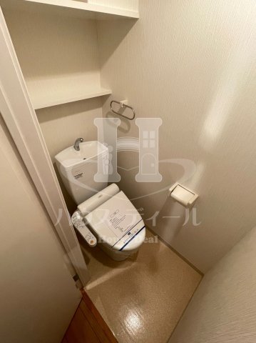 トイレ　別号室参考写真です