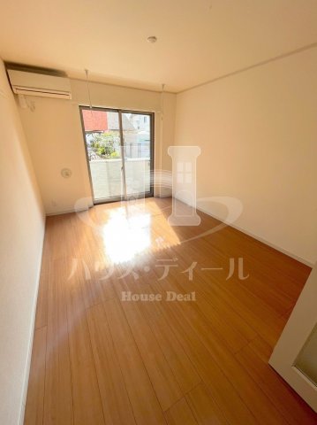 居室・リビング　別号室参考写真です