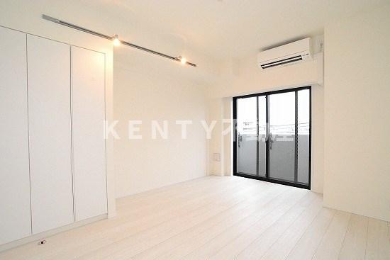 居室・リビング　こちらの居間で趣味の時間をお楽しみください