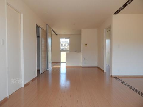 居室・リビング　対面キッチン仕様のLDK