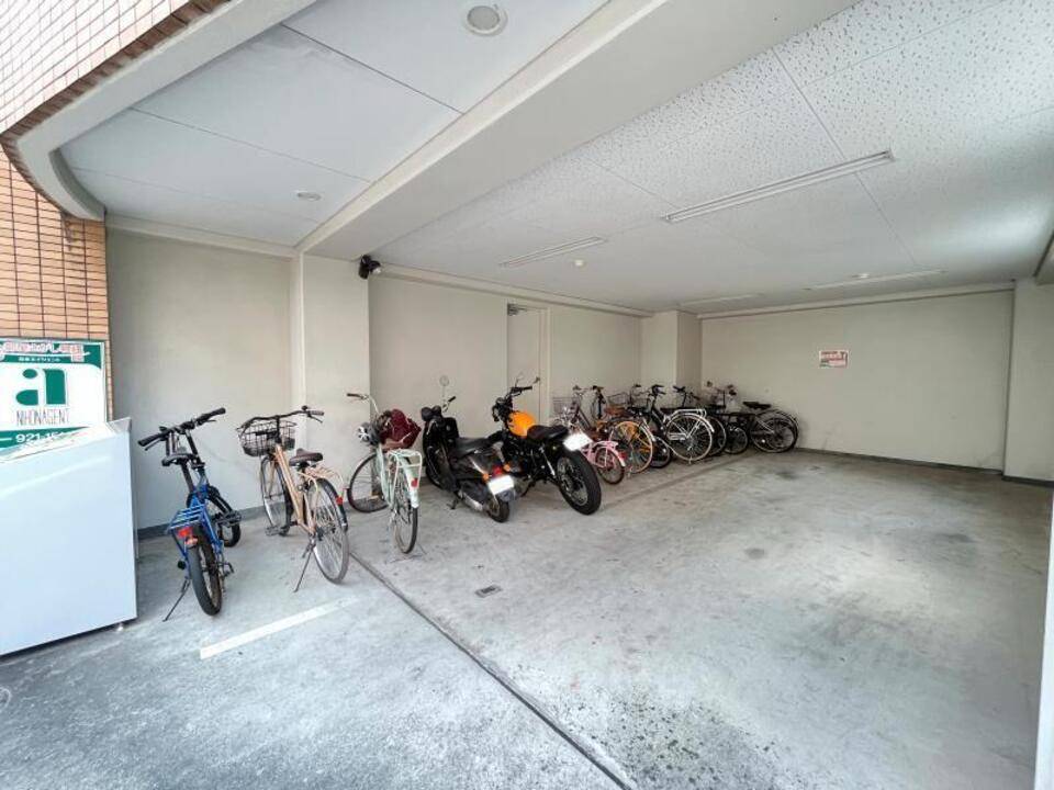 駐車場　駐輪場