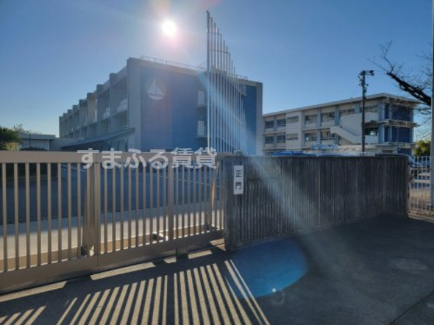 小学校　碧南市立大浜小学校（小学校）まで951m