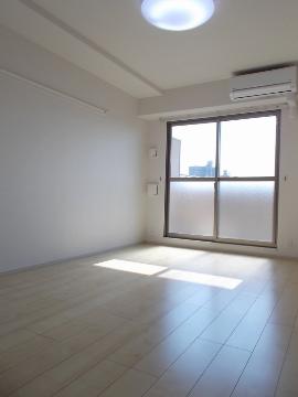 居室・リビング　室内