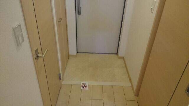 玄関　玄関収納あります