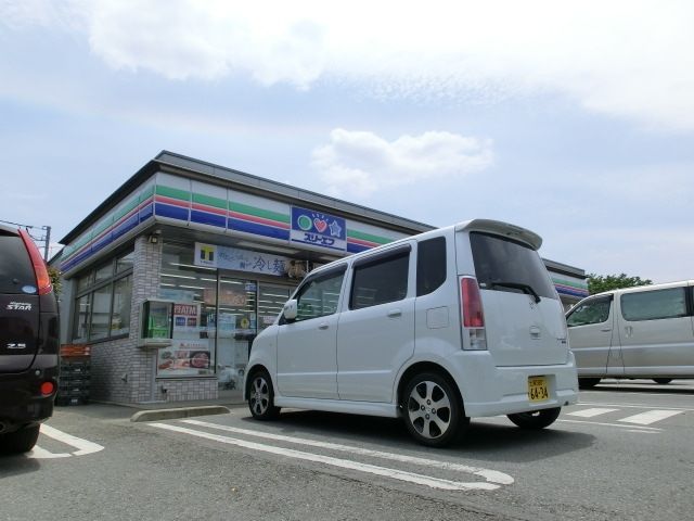 コンビニ　スリーエフ（コンビニ）まで360m