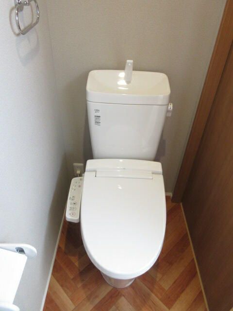 トイレ　トイレもきれいです