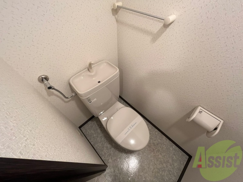 トイレ　こちらはトイレです。清潔感があり、安心して使用できます。