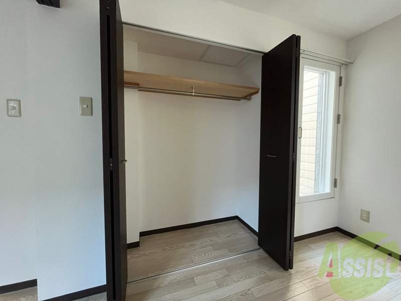 収納　寝室の収納です。部屋がすっきり片付きます。